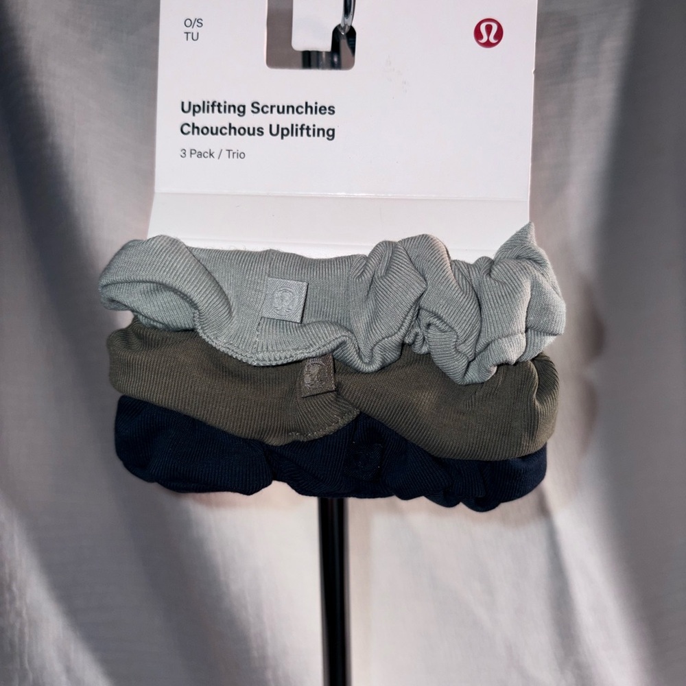 7 qty lululemon Scrunchies - multiple colors NEW